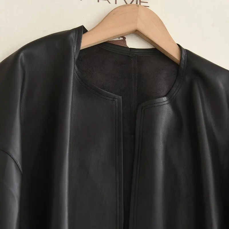 Xiao Aiの2025年秋新作ヴィンテージレザージャケットカジュアルルーズスリムPUレザートップレディースファッションコート