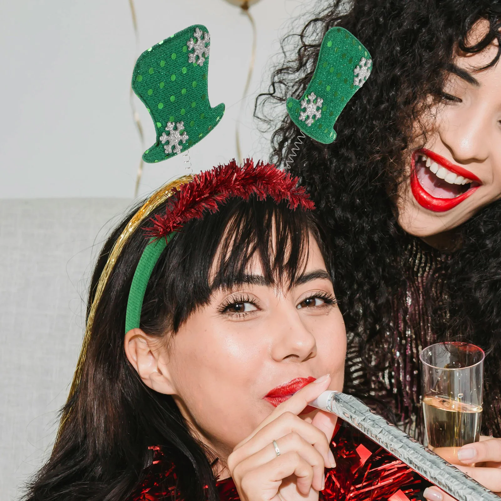 

Glitter Hat Shape Headband Christmas Hair Accessory for Children Stylish Pet Material Secure Fit Winter Holiday Party Wear