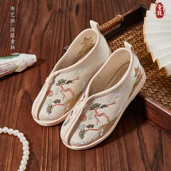 Zapatos Hanfu para niños, calzado de tela de estilo chino, traje Tang de estilo antiguo, zapatos bordados para primavera y otoño