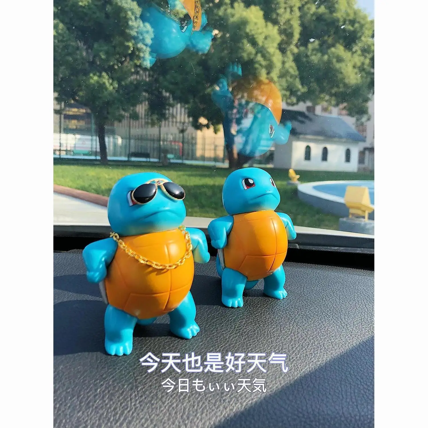 Car-mounted standing proud Squirtle creative car decoration, car roof Squirtle, car rear doll, exterior view 4
