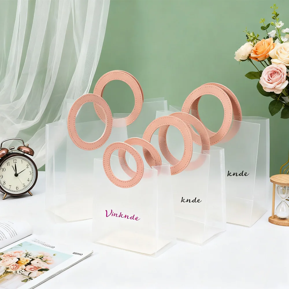 

Custom Logo 100pcs PVC Transparent Gift Bag Fresh Flower Tote PP Frosted Plastic Shopping Tote Bag Clothing Jewelry Souvenir Bag