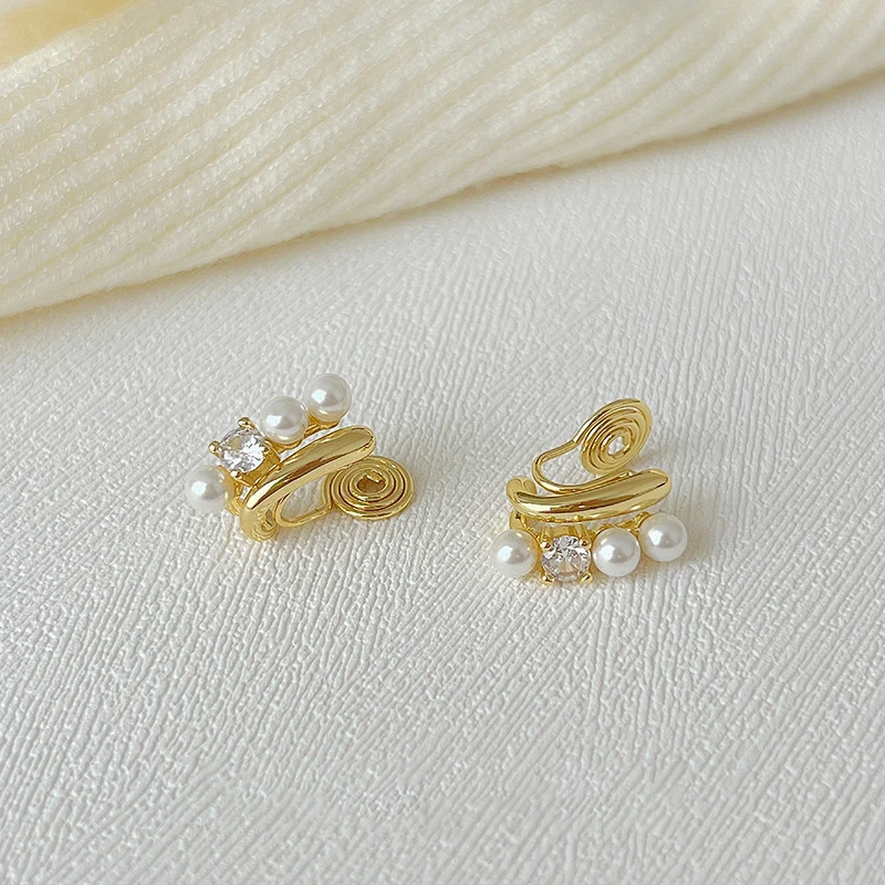 2024 Korean Copper Inlaid Zircon Pearl Mosquito Coil Ear Clips for Women Bride Earrings Fashion Simple Exquisite Party Jewelry