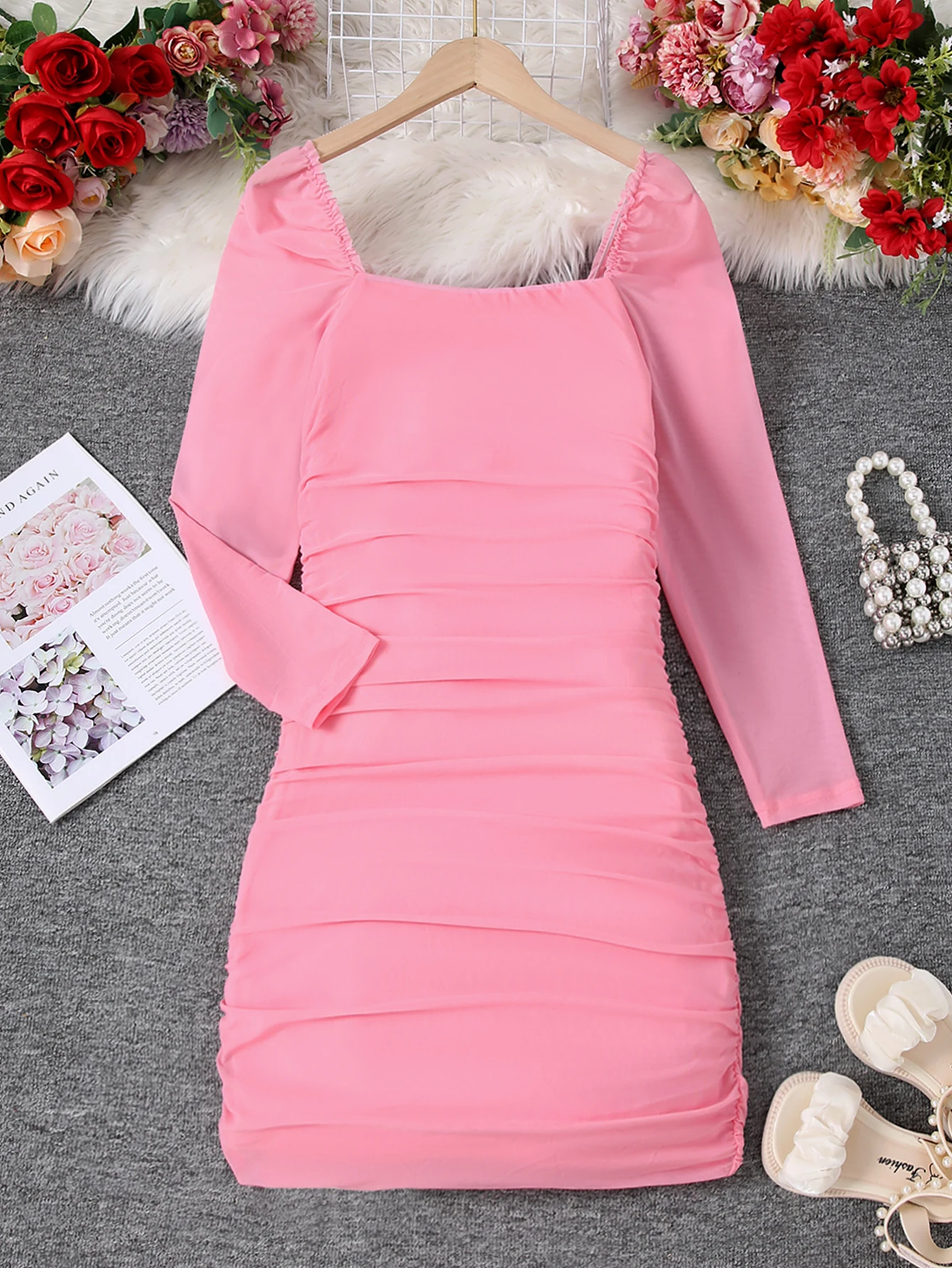 Sommer Slim Fit und schlankmachendes, eng anliegendes, hüftumarmendes, sexy, langärmliges Kleid mit quadratischem Ausschnitt für Mädchen im Teenageralter