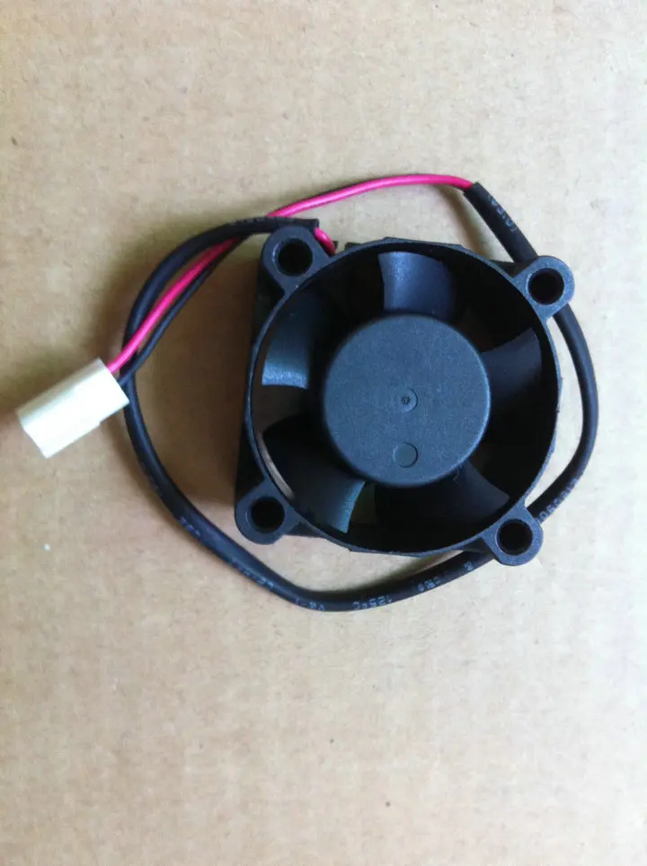 

Оригинальный вентилятор MAGIC MGA4012ZB-O20 4020 DC12V 0,22A 4 см