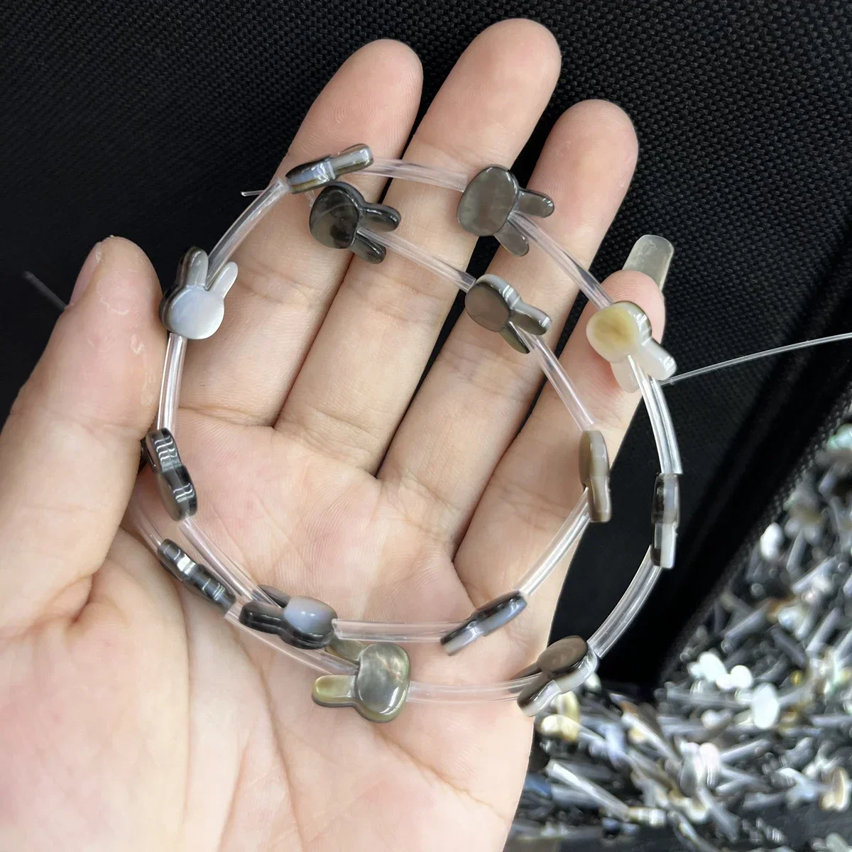 

7x9mm Cute Natural Freshwater Shell Rabbit Head Bead Black White Jewelry Making DIY Necklace Bracelet Earrings Accessory Wedding