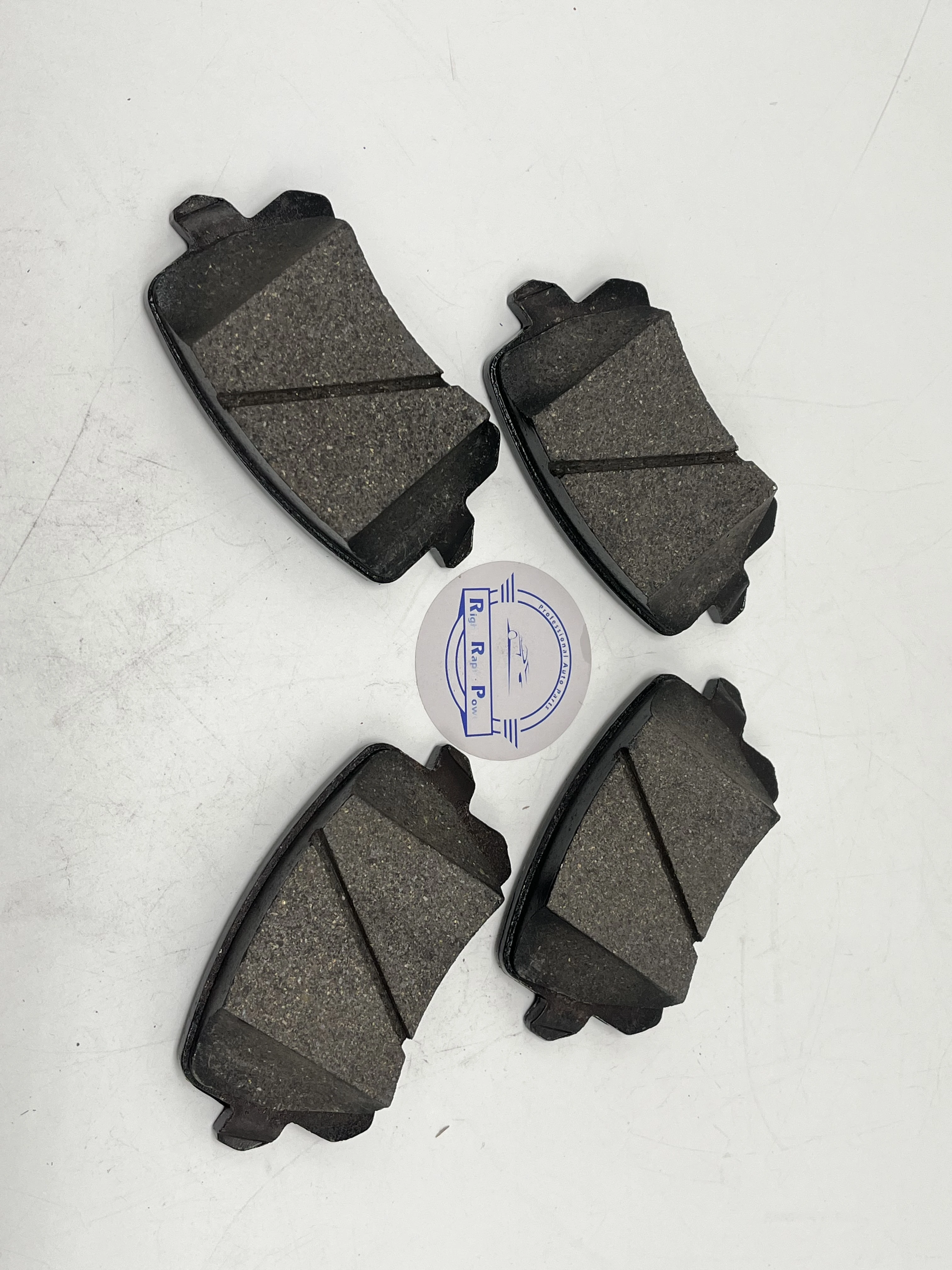 A set Rear brake pads For Audi Q3 A6 S6 VW Sharan Tiguan Passat Magotan 5ND698451 3C0698451F 3C0698451E