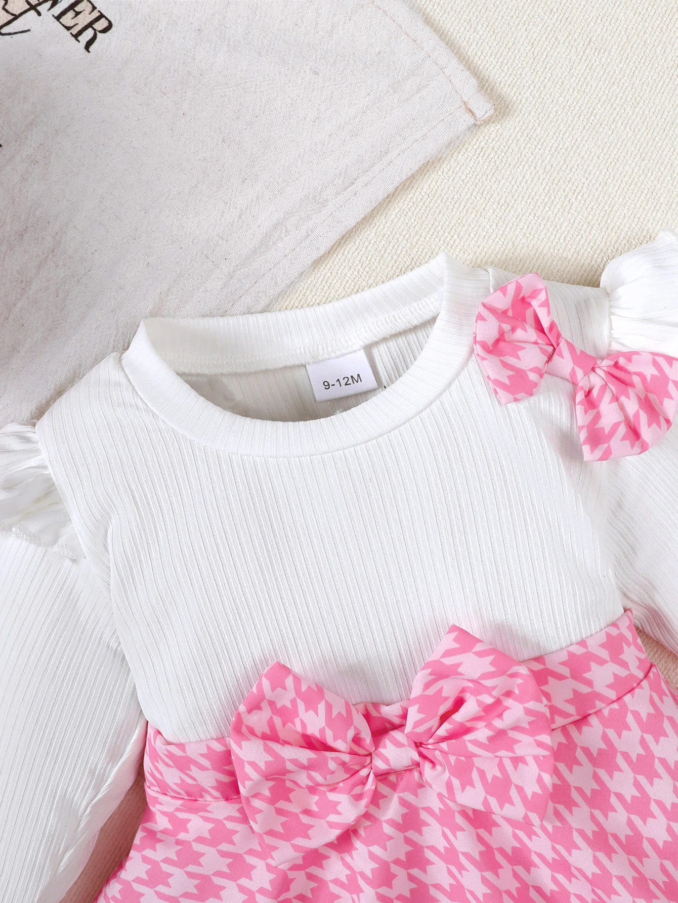 Baby-Mädchenkleid mit Schleife, Tausend-Vögel-Gittermuster, Langarmkleid, 0-18 Monate alt, Niedliches Baby-Mädchenkleid für Frühling und Herbst, Modisches Kleid – Detail 2