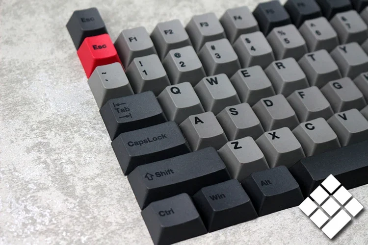 Tutup tombol keyboard mekanis sublimasi asli PBT disesuaikan 116 kunci hitam set lengkap kecil
