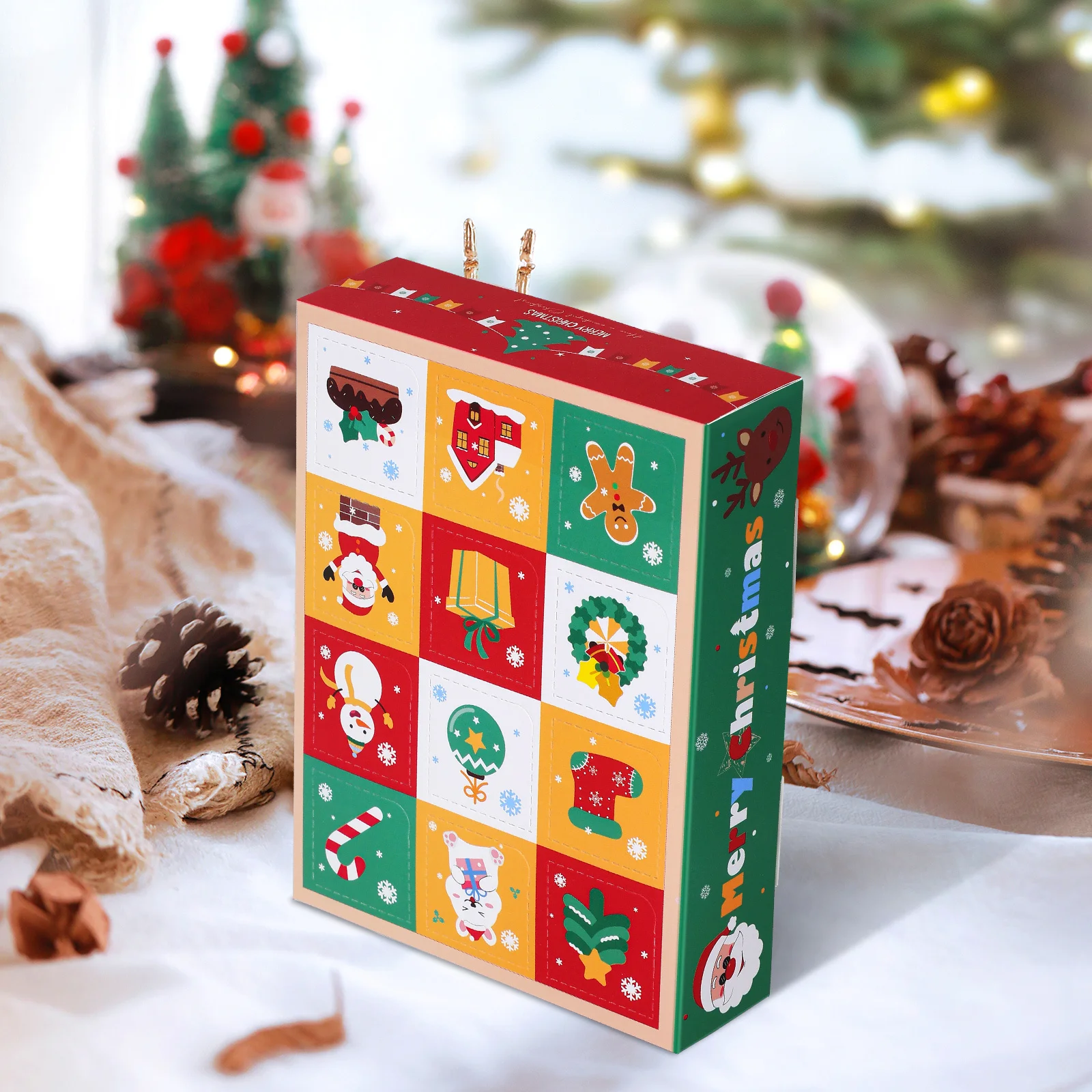 

5Pcs Holiday Christmas Gift Boxes Small 12 Compartments Candy Treat Packaging Paper Box Party Favor Christmas Supplies