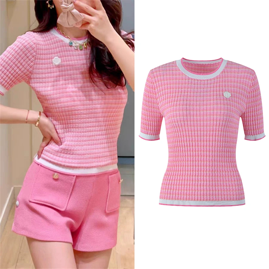 เสื้อยืดไหมพรมลายสก็อตสีชมพูหวาน สไตล์แฟชั่นสำหรับผู้หญิง รุ่นใหม่ประจำฤดูร้อน ระดับไฮเอนด์