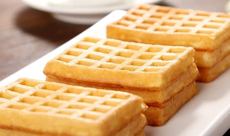 Commercial High Quality Soft Waffle Making Machine / Soft Waffle Baking Line / Waffle Maker