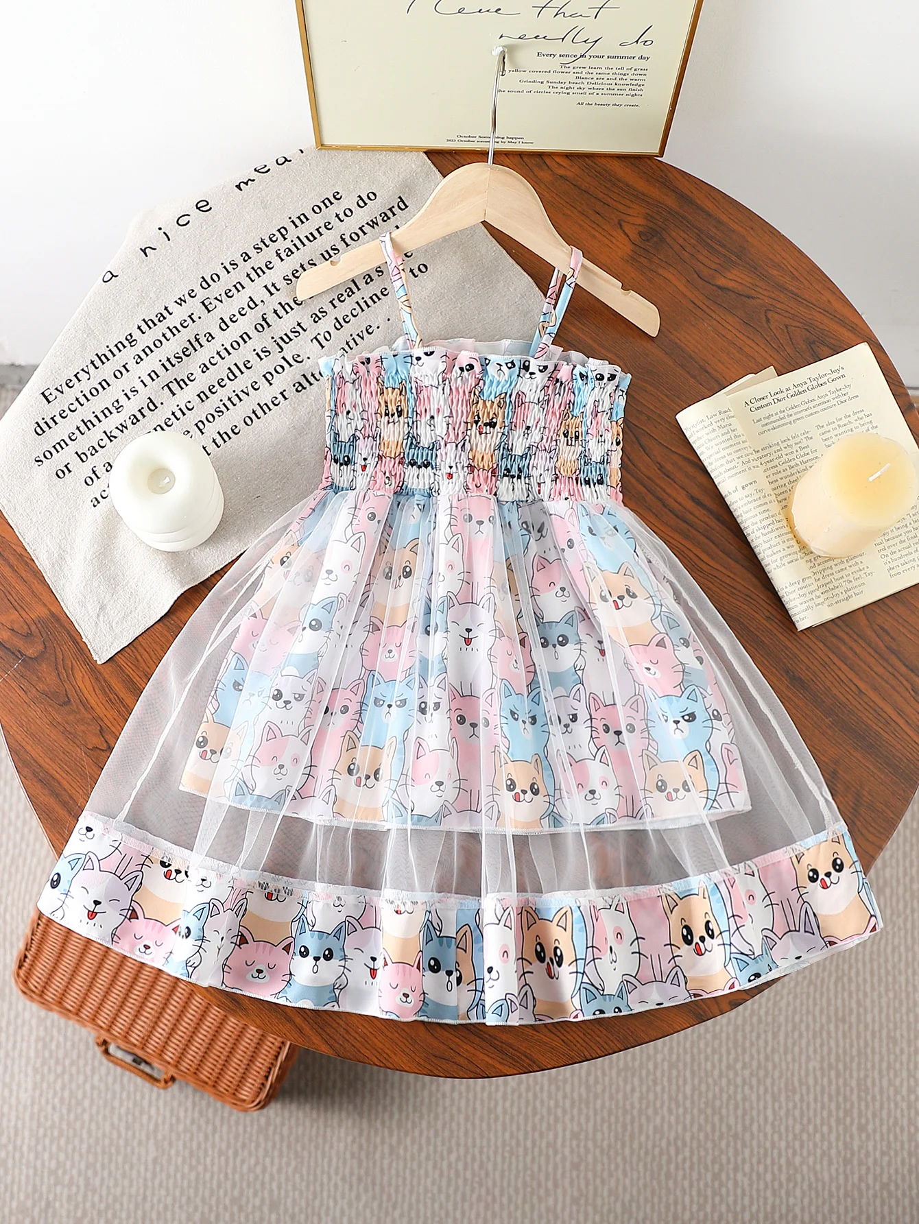 Girls' Summer Dress, Sweet and Cute with Cartoon Cat Print, Sleeveless Strap Dress with Elastic Gathered Chest Design, Casual and Versatile Beach Vacation Dress for Little Girls