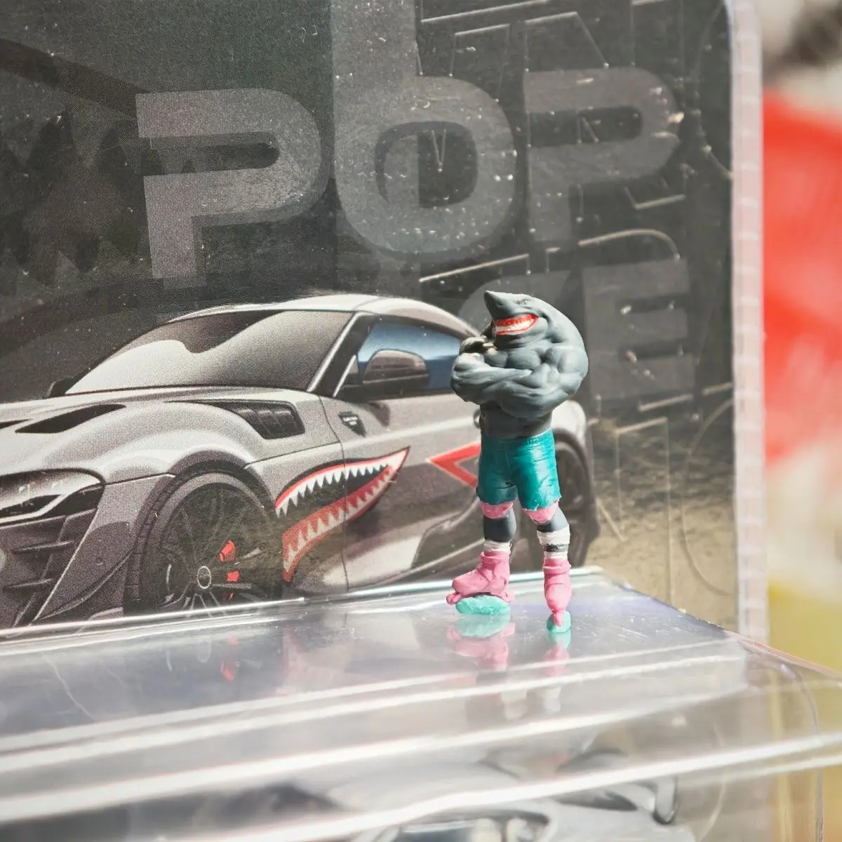 

1/64 Resin Model Car Scene Props Miniature Doll King Shark