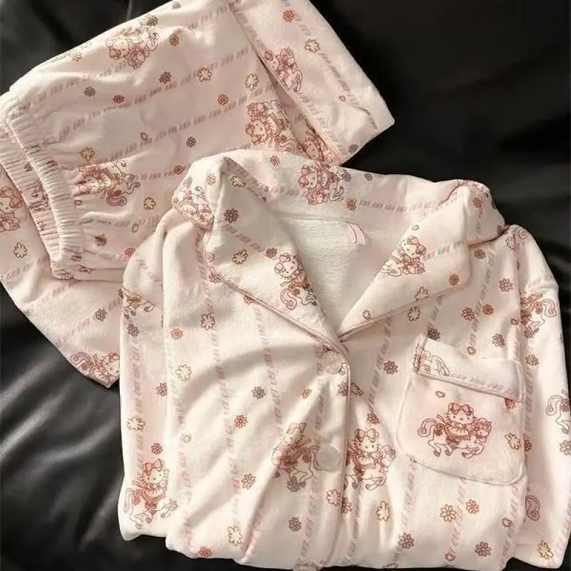 

Комплект женской пижамы Sanrio Hello Kitty: флисовая домашняя одежда, милый мультяшный дизайн, теплая утолщенная модель для осени и зимы, популярный на интернете пижамный комплект