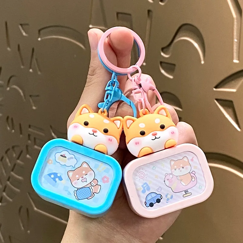 Minso الإبداعية الكرتون لطيف مضيئة ضوء الليل التلفزيون، سلسلة مفاتيح السيارة، سلسلة المفاتيح المدرسية، قلادة، هدية صغيرة رائعة