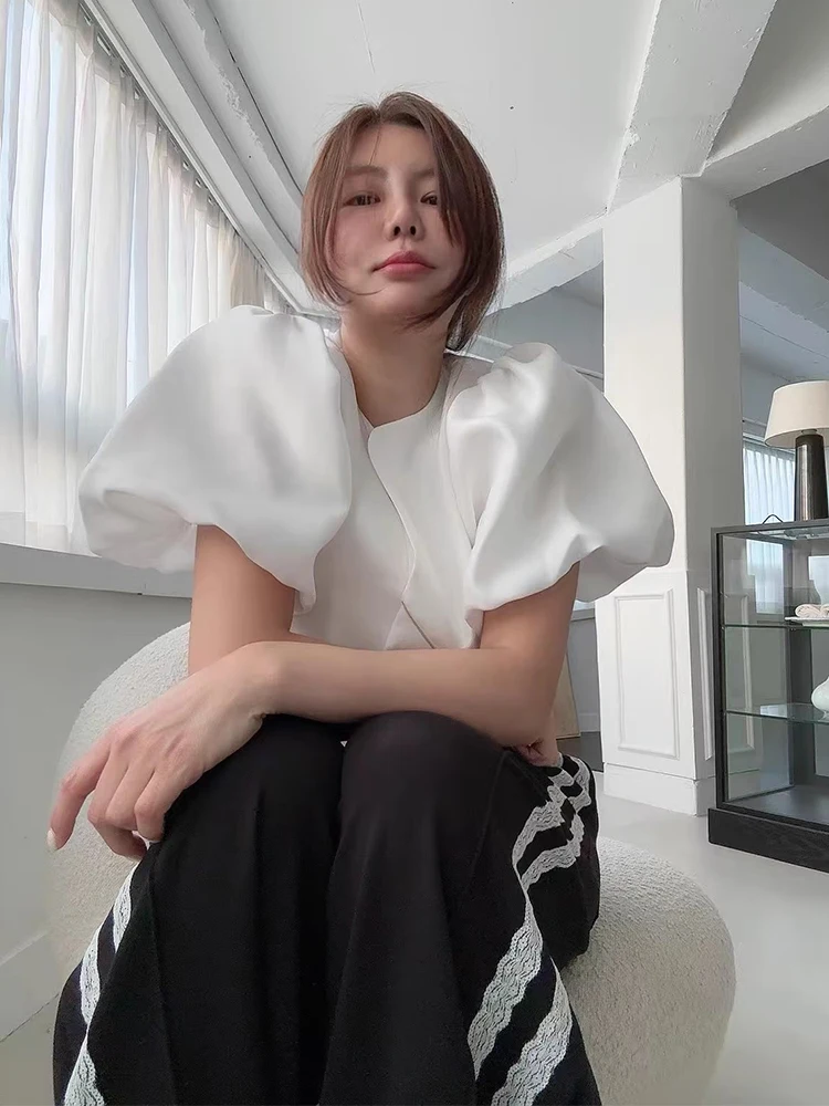 

French Style Loose Fit White Bubble Sleeve Coat for Women Summer New Arrival Subversive Design Sensation Button up Shirt