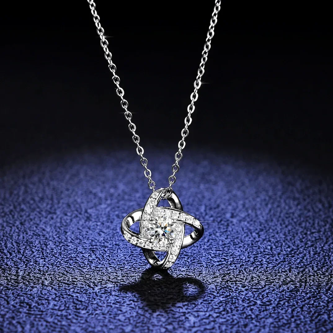 Nexil Jewelry  Luxury 1 Carat Moissanite in White Gold Four - leaf Clover Windmill Clavicle Chain Necklace, Ideal for Women
