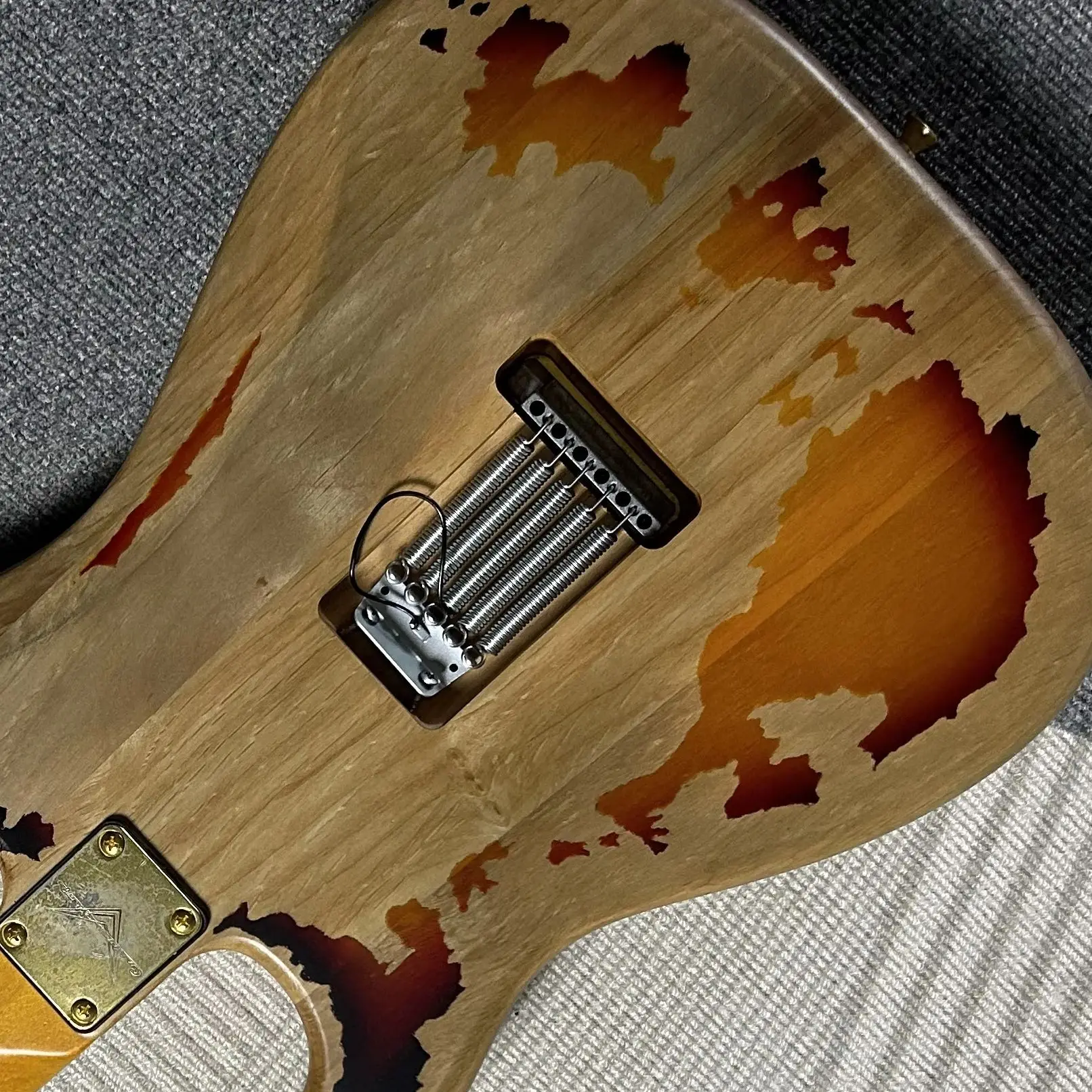 Hot Sale Aged Electric Guitars Vintage Sunburst Version Alder Body