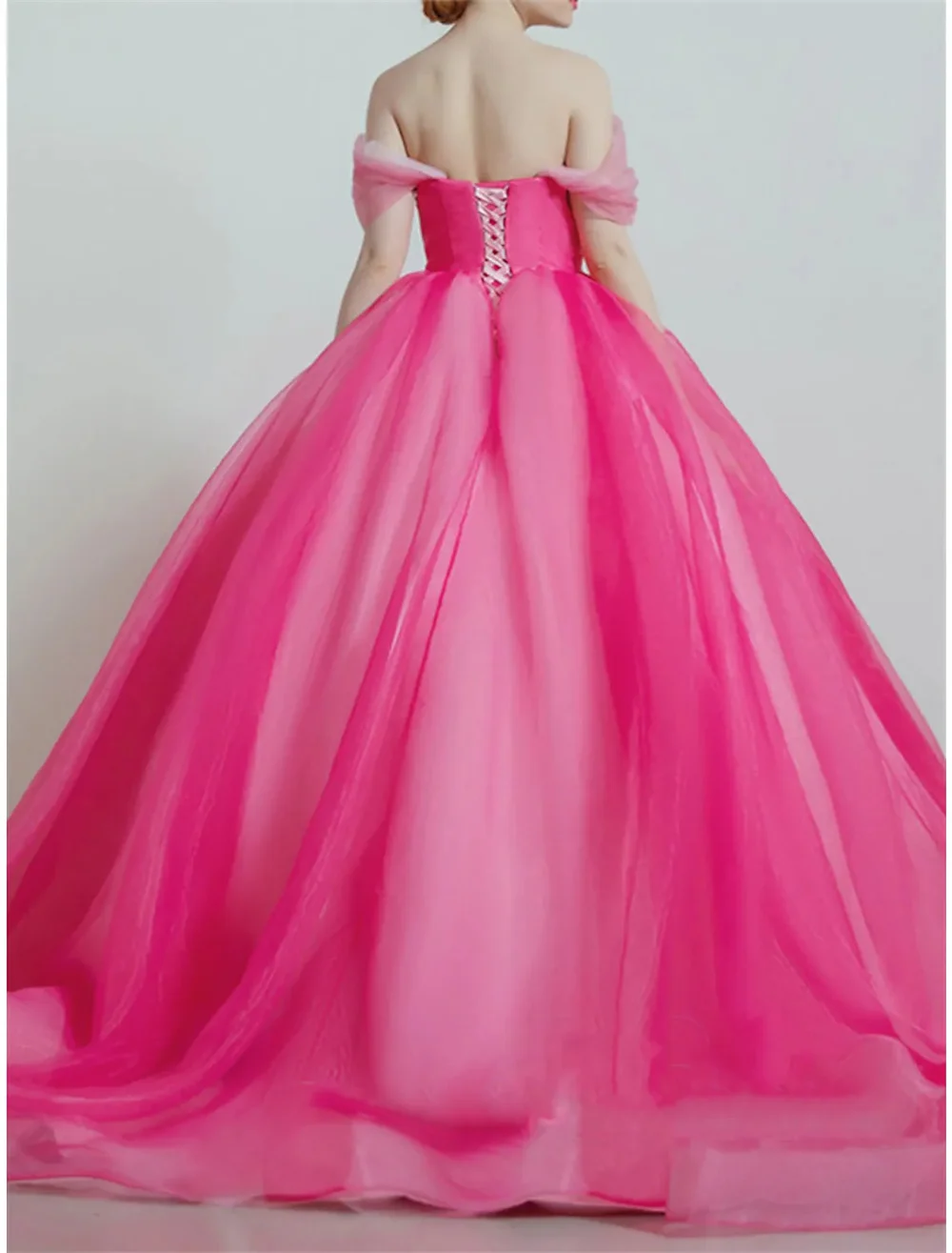 Suknia balowa suknie balowe luksusowa sukienka dla księżniczki Quinceanera Prom Sweep Brush pociąg Off ramię z krótkim rękawem Organza z eleganckim