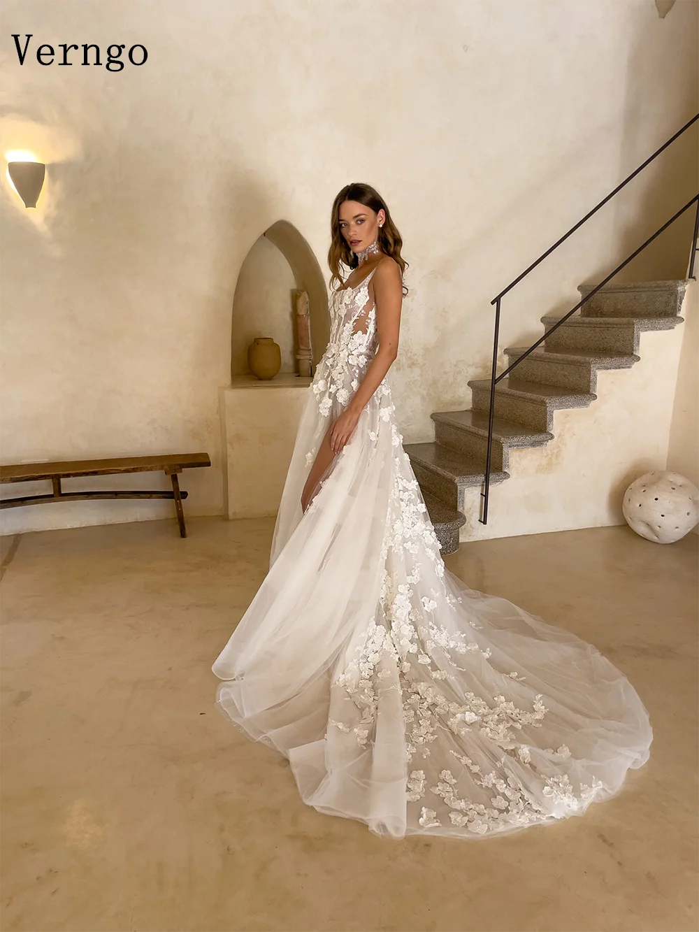 Verngo lvory Appliques Abiti da sposa Elegante tulle Sweap Train Abiti da sposa Abiti da sposa modalitàrm con spacco laterale Personalizzati
