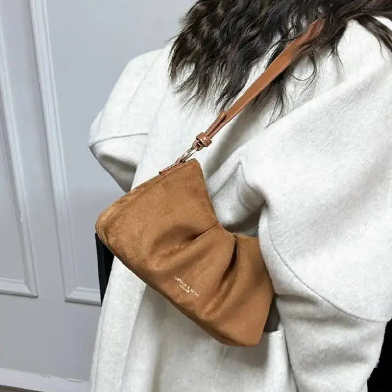 

Vintage Suede Leather Handbag for Women's 2025 New Textured Frosted Shoulder Bag with Large Capacity Crossbody Commuting Bag