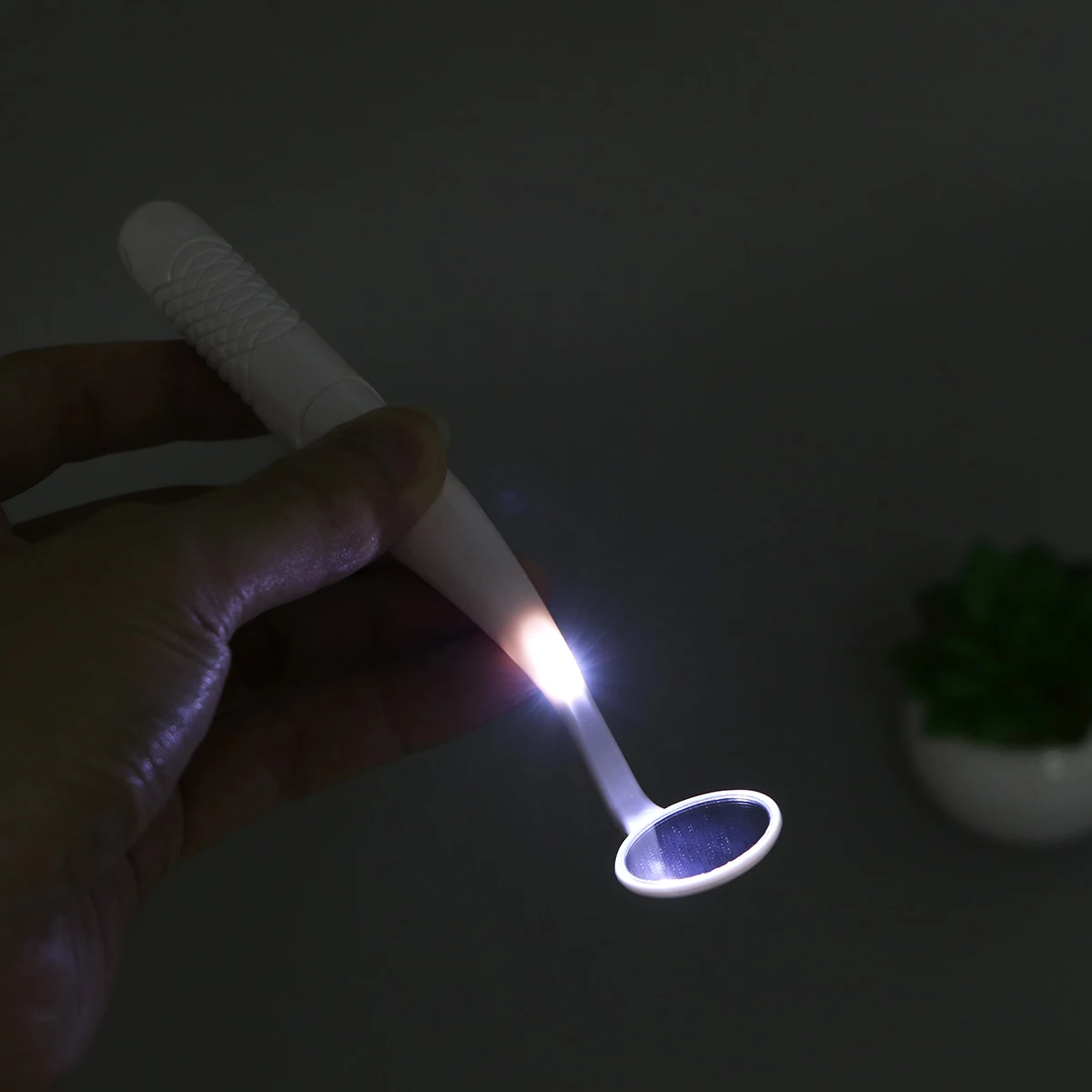 

LED Oral Light White Color Mouth Speculum Stomatoscope Dental Tool Plastic Mouth Mirror For Dentists To Check