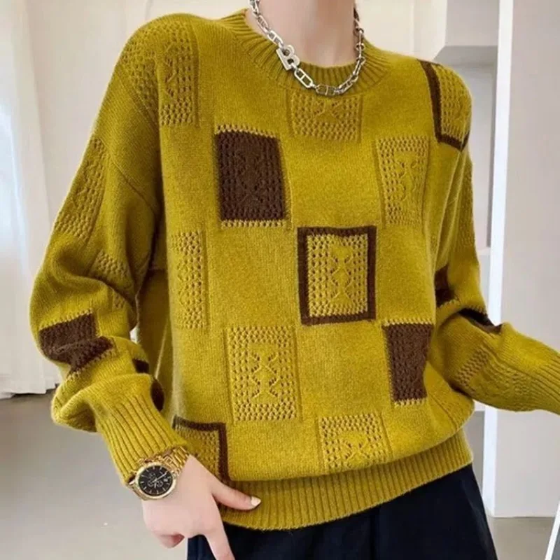 Autumn and Winter Women's Solid Color Pullover Round Neck Plaid Contrast Long Sleeve Loose Fit Sweater Knitted Fashion Tops