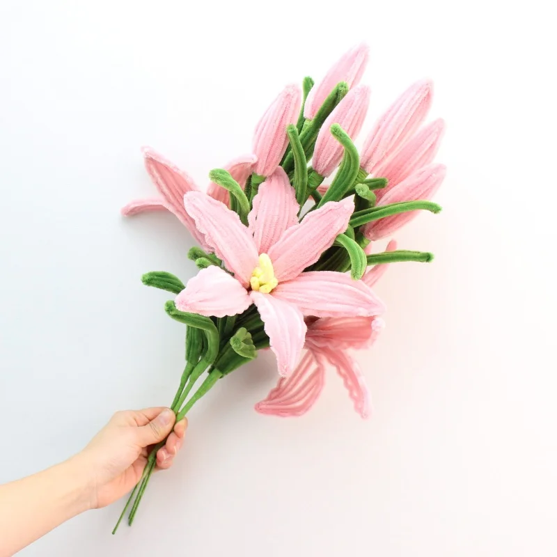 DIY handmade pipe cleaners Lily flower bouquet finished Handmade Christmas‘ Day Gifts Home Direction Pink