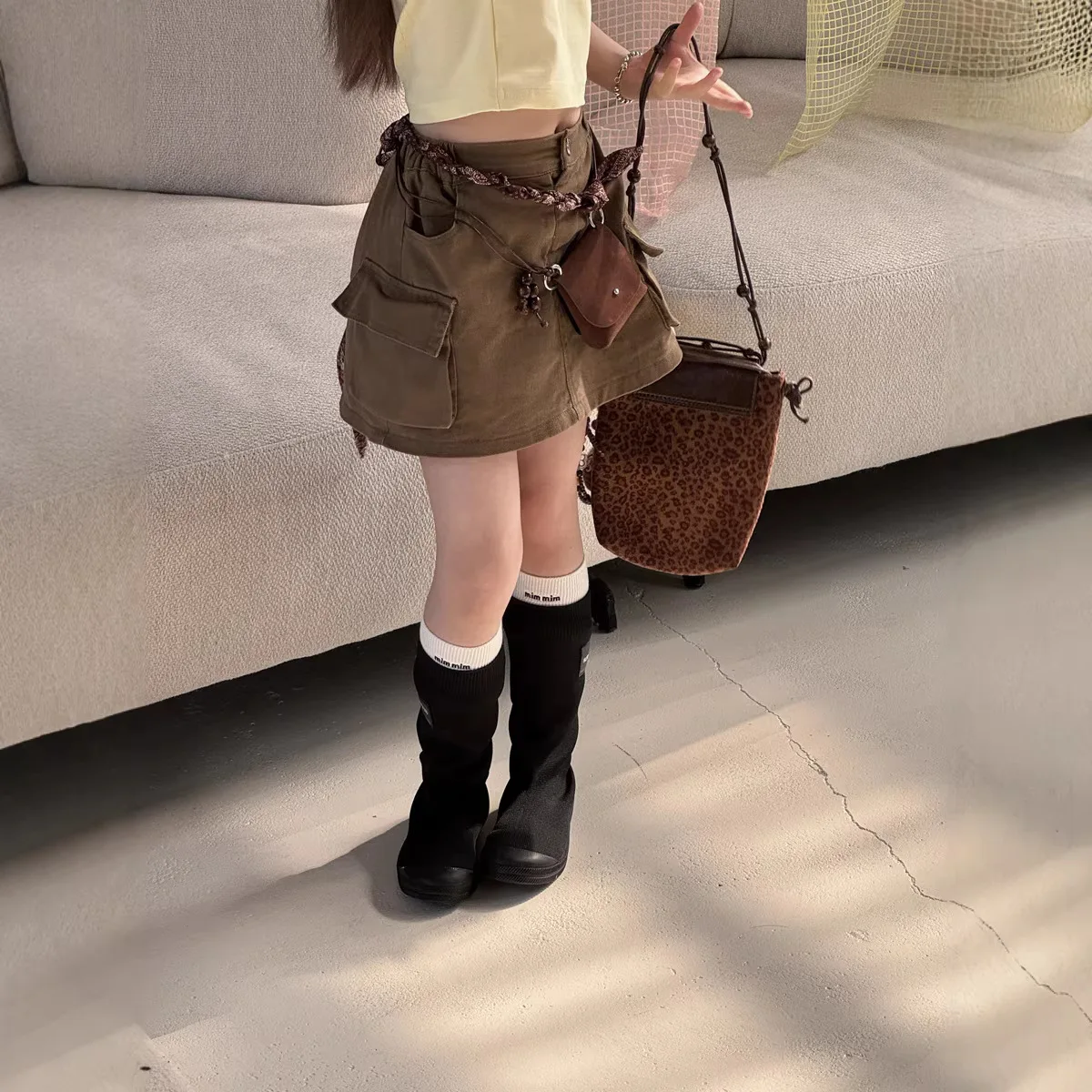Saia Infantil Feminina 2026 Primavera Verão Nova Coleção Roupa Infantil Estilo Coreano Saia Cargo Retrô com Bolsos Grandes para Meninas
