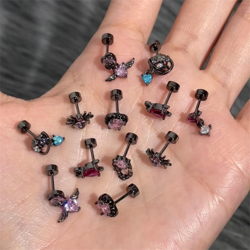 1 PCS New Fashion Dark Style Zircon Crystal Ear Bone Nail 316L Medical Black Titanium Steel Earrings for Women Y2K Punk jewelry