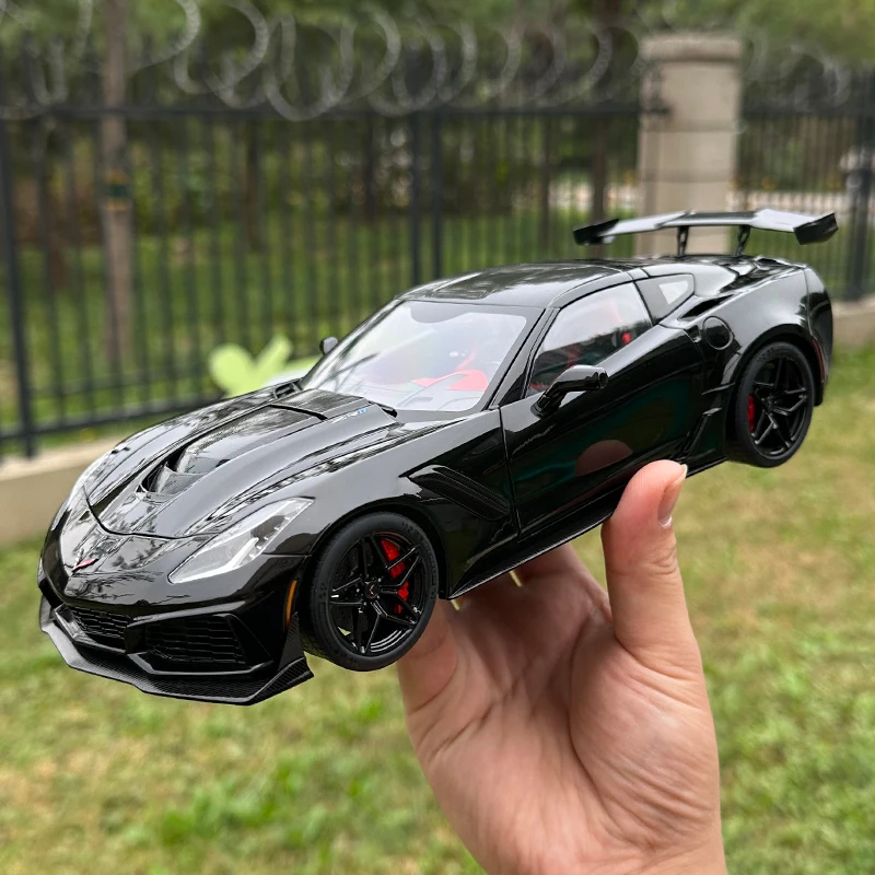 AUTOART 1/18  CHEVROLET CORVETTE C7 ZR1 Car model static display birthday presents to friends