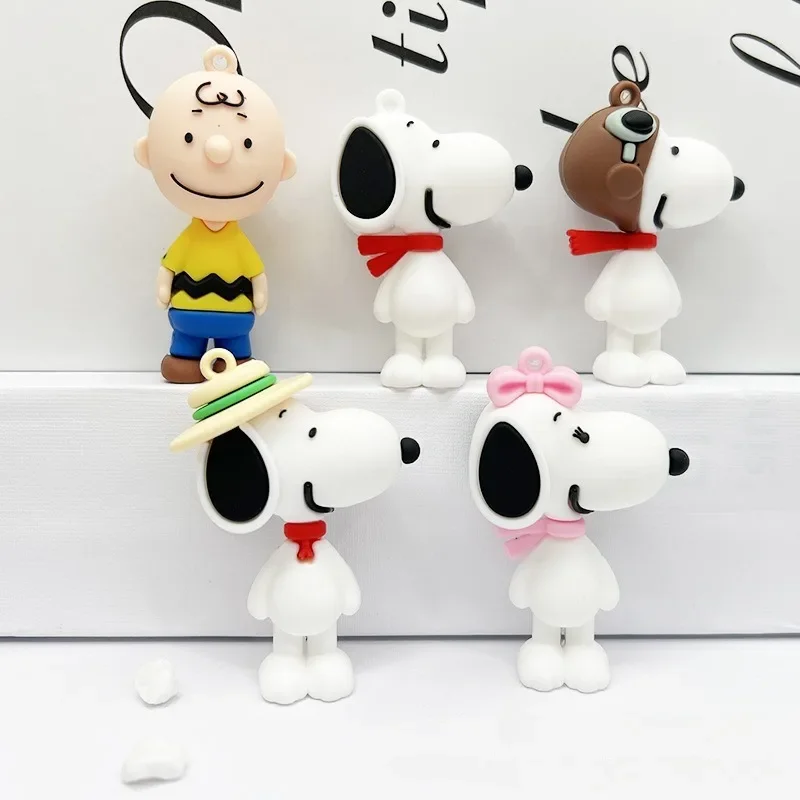 Snoopy brelok z bajkową postacią dekoracja Anime figurka słodka zabawka Q figurki tornister prezent urodzinowy dla dzieci