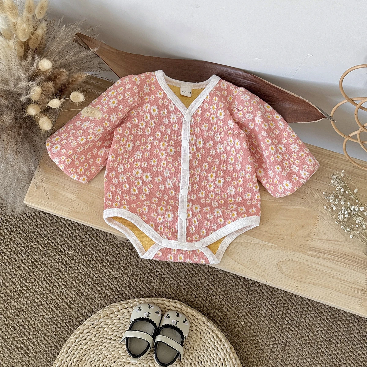 

2025 Autumn New Cute Baby Long Sleeve Crawler Clothes with Open Collar and Printed Ha Yi Bubble Sleeves Bag fart Clothes