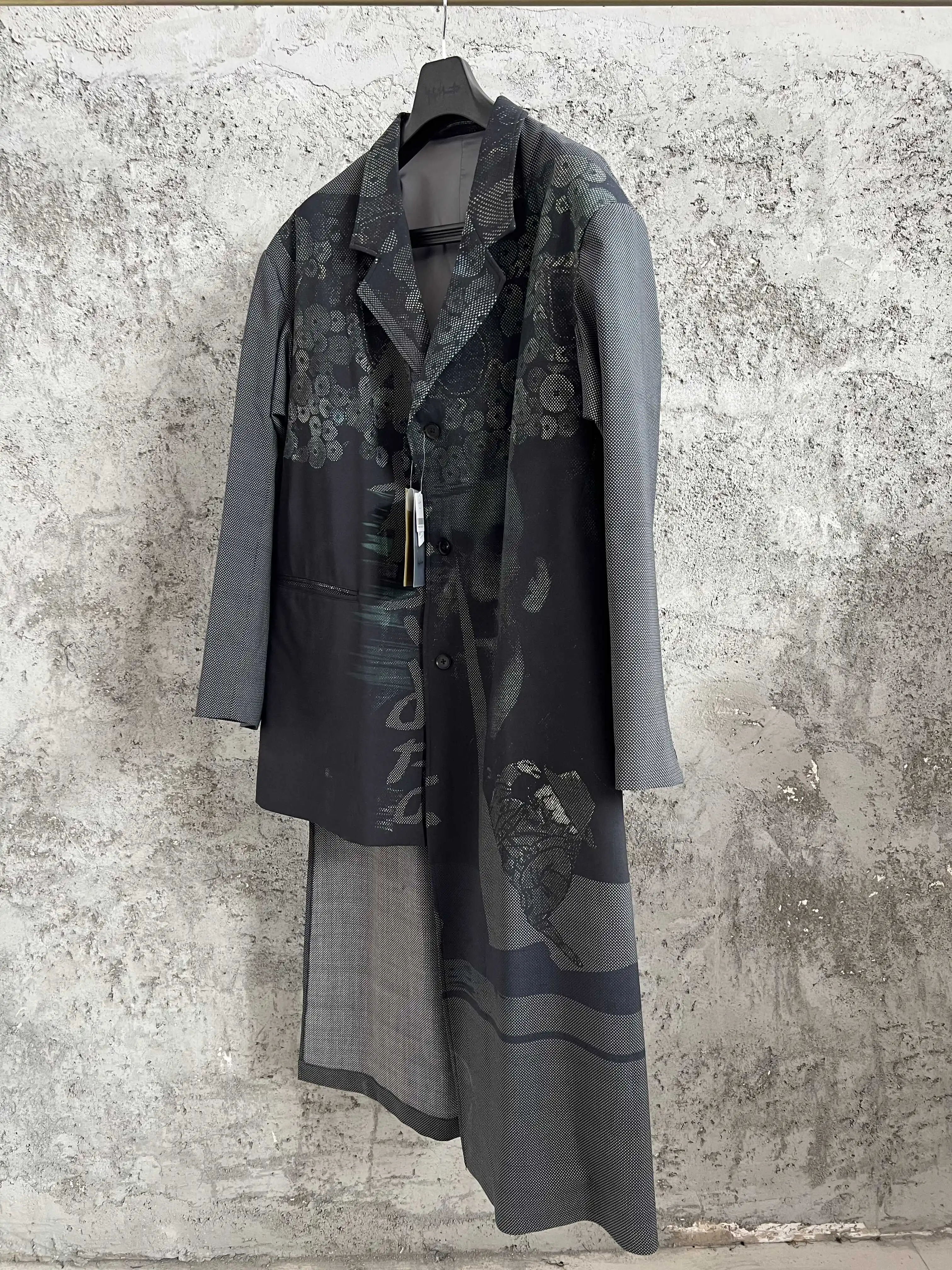 TOP-YAMAMOTO printed single-breasted wool coat with Yohiss head coin windbreaker