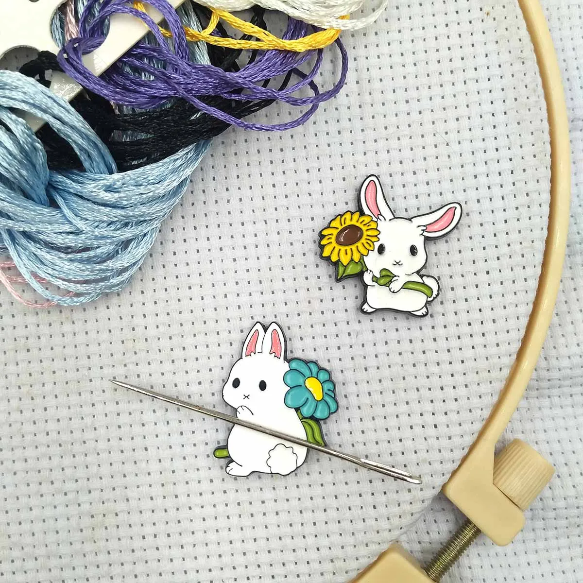 Needle Minder Rabbit, Bunny Needle Holder for Cross Stitch Magnetic Needle Keeper Finder Cute Sewing Magnet Easter Embroidery