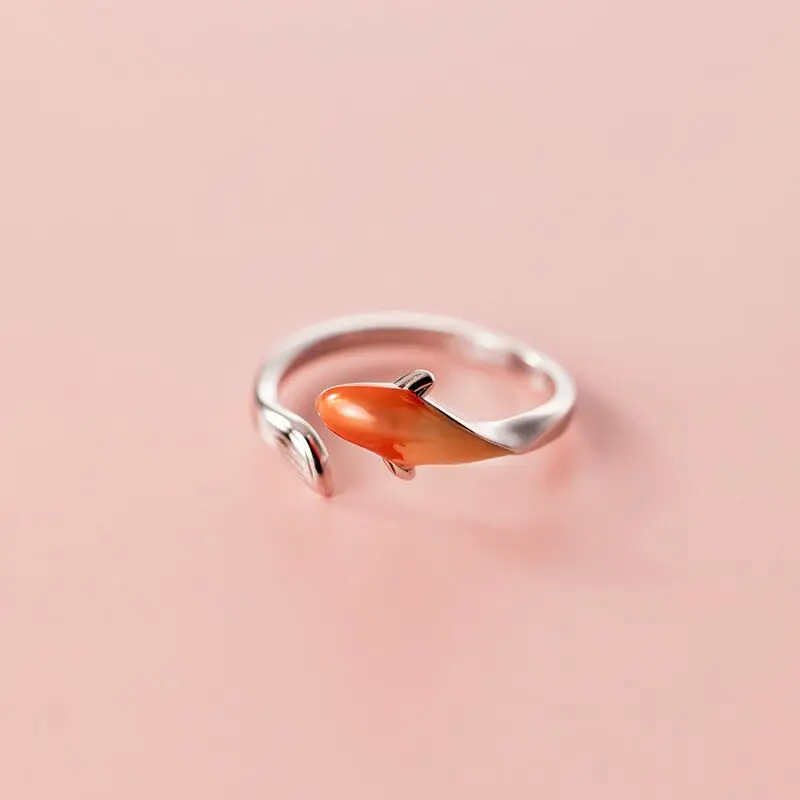 Chinesischer traditioneller roter Koi-Fisch-Lotusblumen-Öffnungs ring für Frauen mit Versilberung