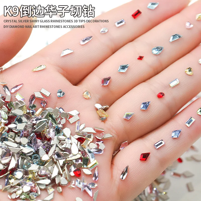 50PCS glänzende Mini Mix bunte abgeschrägte K9 Diamanten Flatback Kristall Nail Art Strass Dekorationen Maniküre Top Ornamente