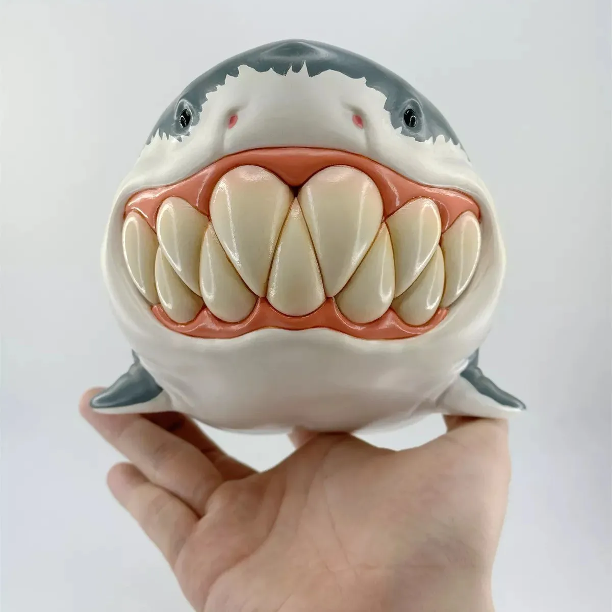 تمثال وحش القرش العملاق - ديكور كبير الحجم ذو طابع ساحلي للمنزل/الحديقة على Instagram-Worthy Fantasy Creature Art Piece
