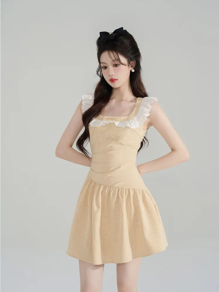 

2024 Yellow Slim Fit Square Neck A-line Dress Summer Fragrant Sleeveless Design Folded Waist French Sweet Dress