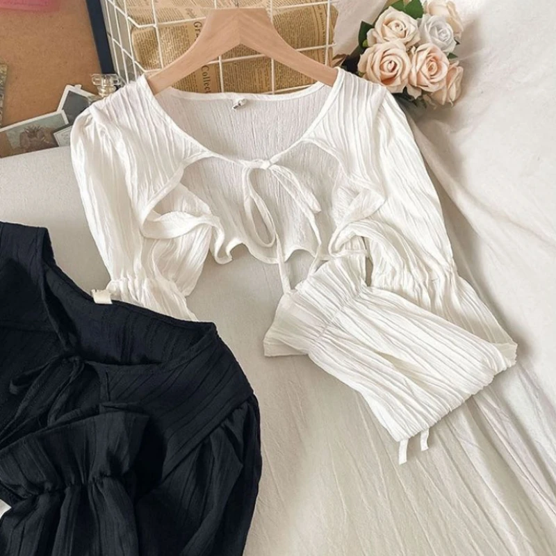 قمصان الجرونج النسائية الصيفية Y2k لعام 2025 ، بلوزات هاراجوكو الصلبة العتيقة ، بلوزات قصيرة مثيرة بأكمام واسعة