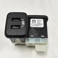 13598459   Adaptador de conector de puerto auxiliar/USB para consola central de coche 13598459    Para GM Regal Enclave Acadia XT5 Traverse Malibu Bolt Cruze