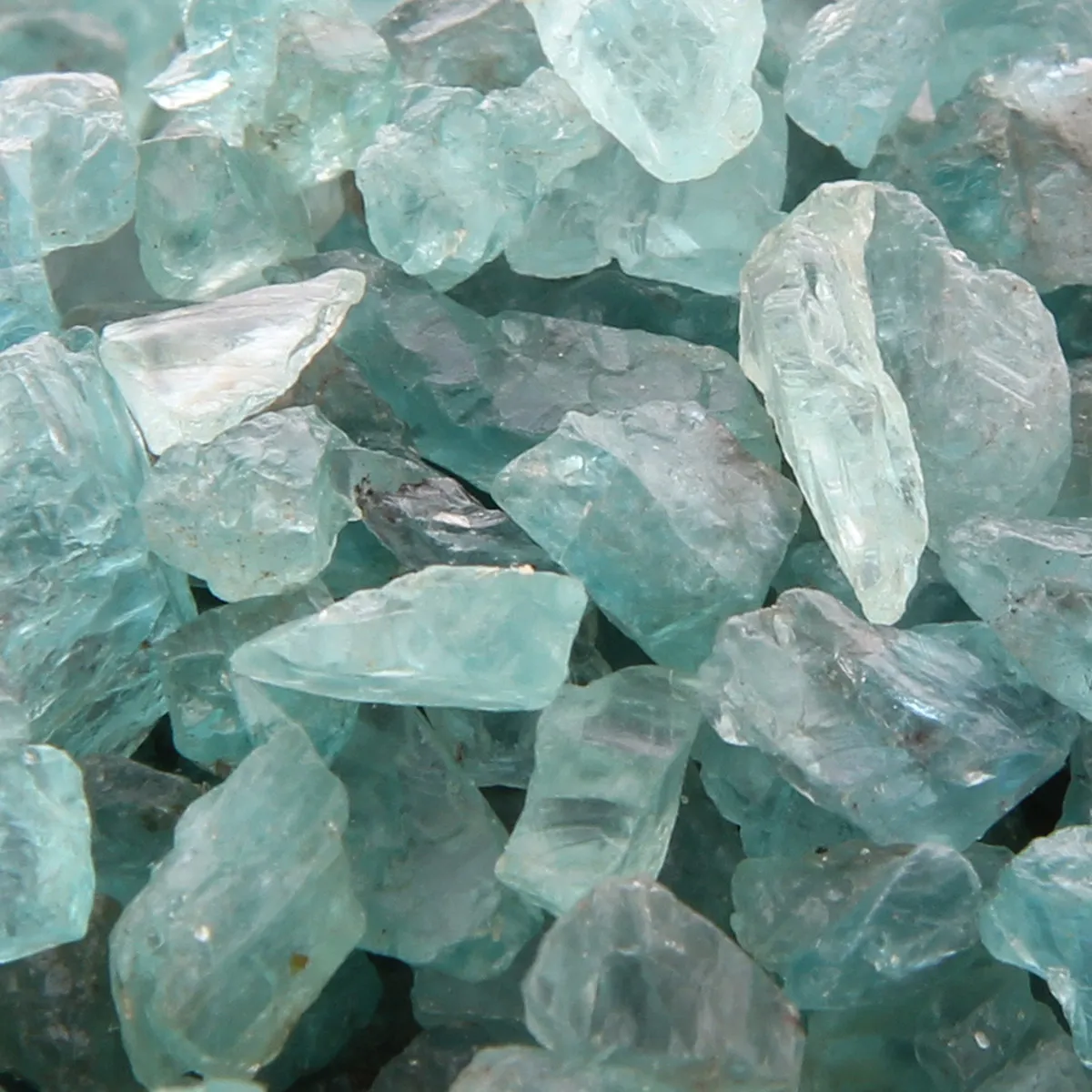Tourmaline crushed stone for home decorating enthusiasts easy decorative upgrade 5-10mm 100g light green Blue Tourmaline chips