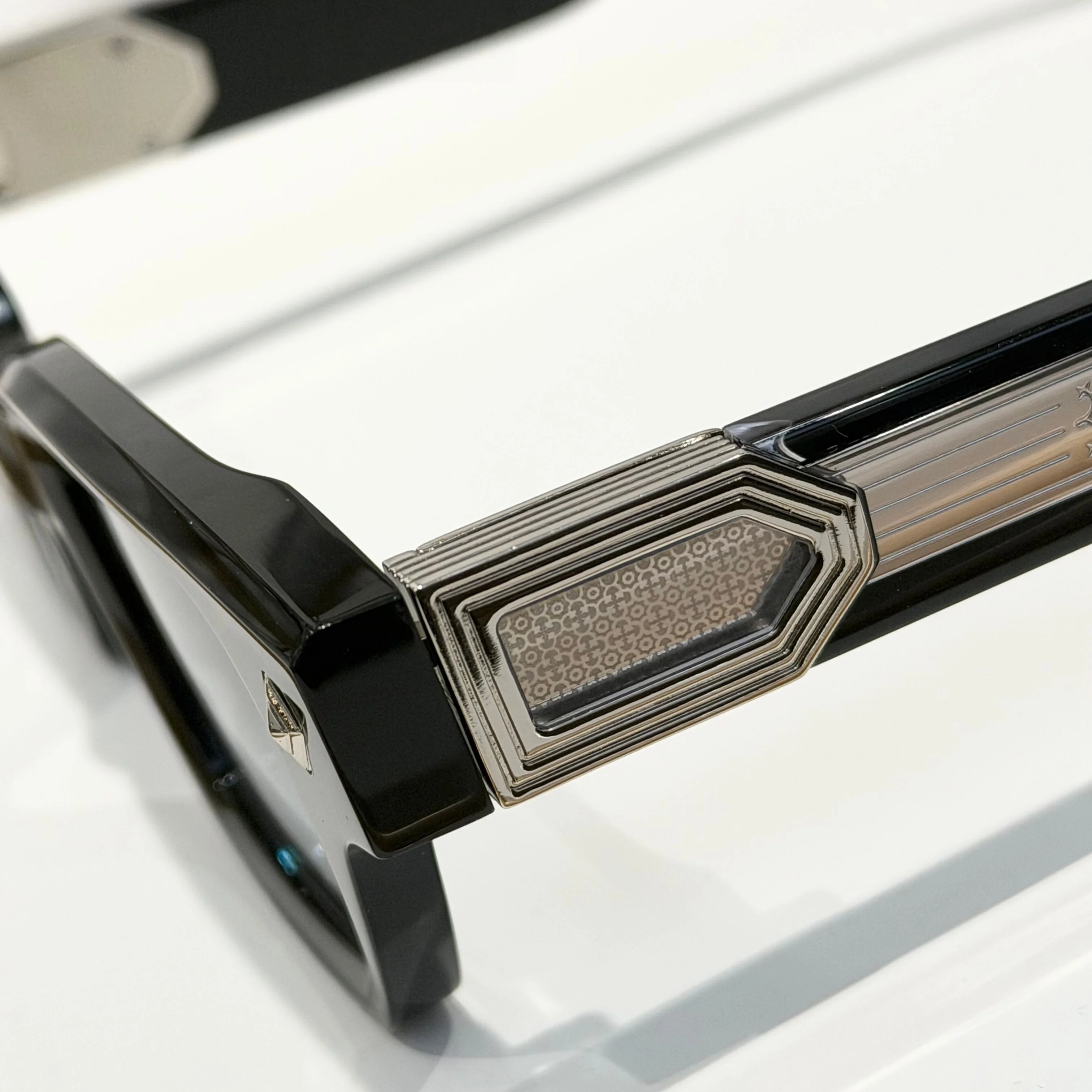 Project 03 Man Woman Sunglasses,  Diamond Silver Decor Detail, UV400, Instagram-Worthy High-End Look