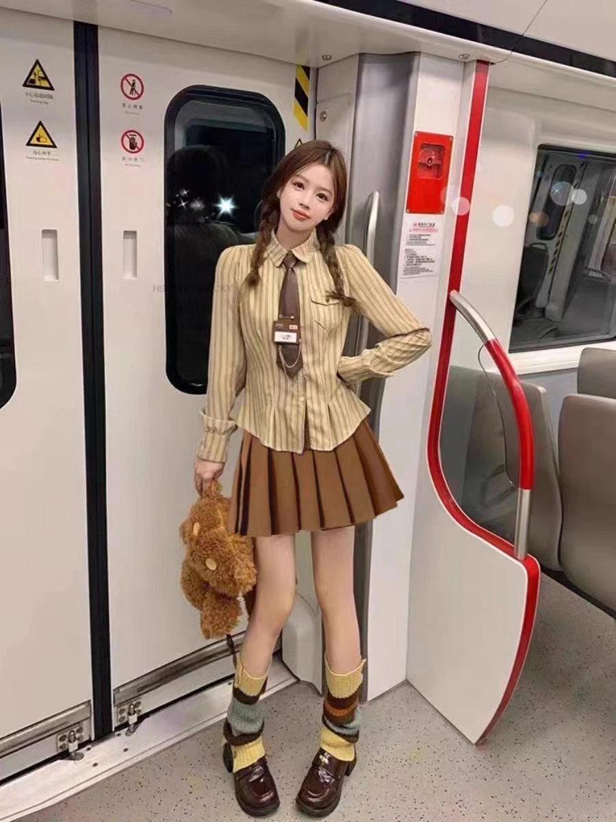 Traje universitario de estilo coreano para mujer, conjunto de uniforme Jk, camisa adelgazante, camiseta pequeña única de estilo francés, uniforme Jk