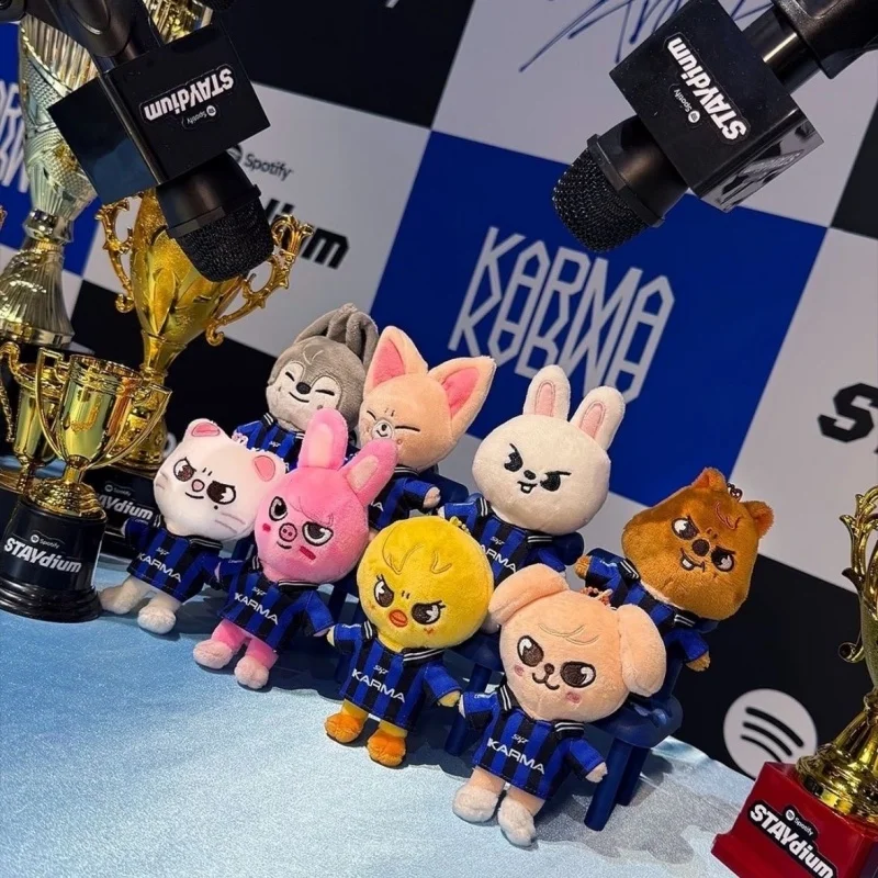 

Skzoo Karma Брелок Плюшевый Злой Эмоционный Стиль Брелок Плюшевая Игрушка Сеуль Fm Неделя Плащ Кукла Волшебный Школьный Фестиваль Подарки Игрушки