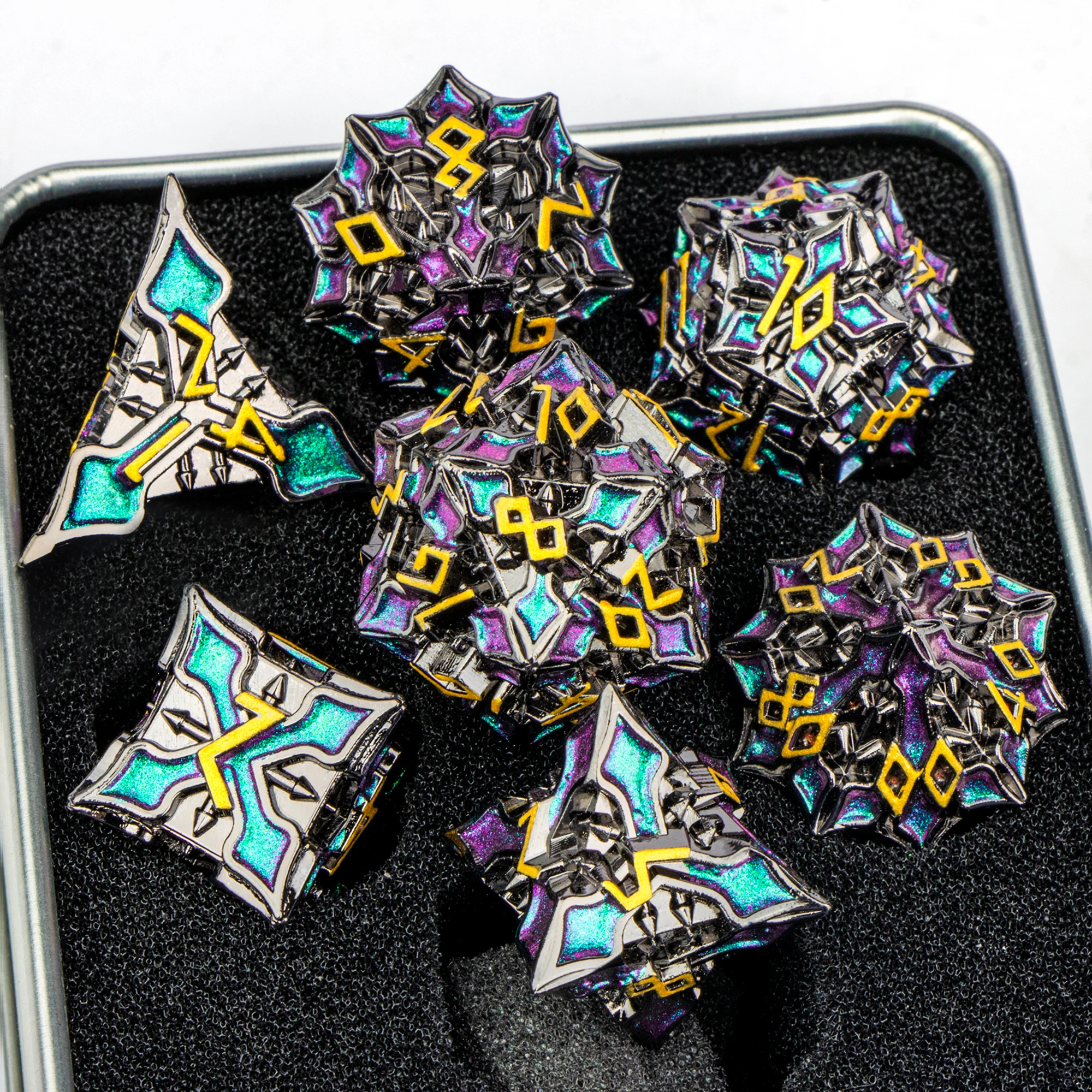 

Набор из 7 металлических многогранных кубиков из цинкового сплава для настольных ролевых игр Dungeons and Dragons (D&D): D4, D6, D8, D10, D12, D20