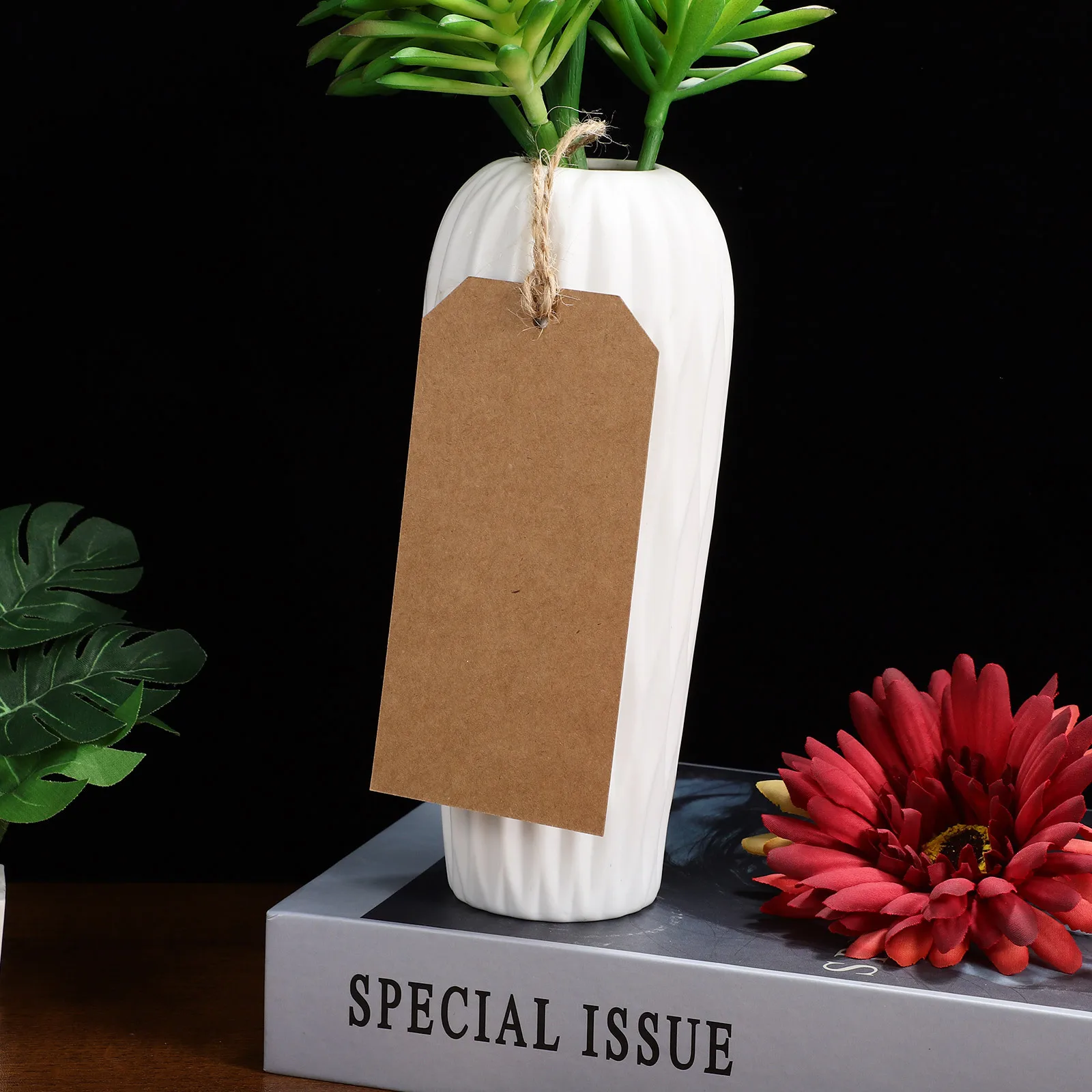 

200Pcs Blank Kraft Paper Tags with Twine Multi-Purpose Shipping Labels for Clothing Jewelry Packaging DIY Tags