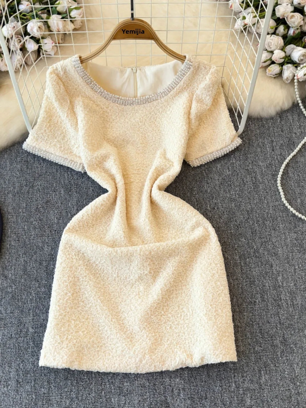 Elegant Short Sleeve round Neck Dress Women's High Waist Texture Heavy Embroidery A-Line Skirt Korean Style Commute Dress