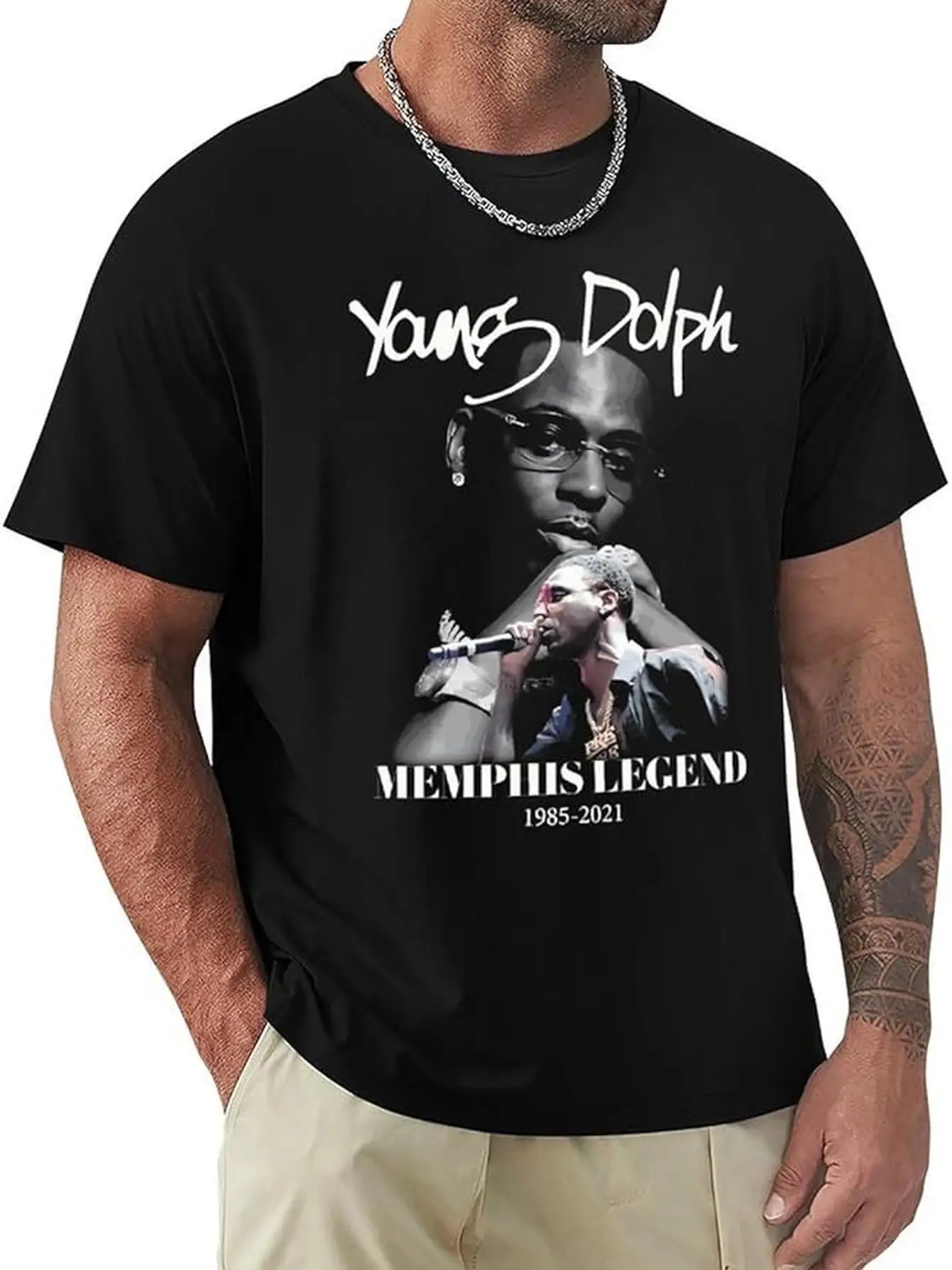 جرافيك يونغ دولف ممفيس ليجند 1982 - تي شيرت قطني مستوحى من الطراز القديم للرجال |   صناعة 100% في الولايات المتحدة الأمريكية، 180 جرام |   الرقبة الطاقم