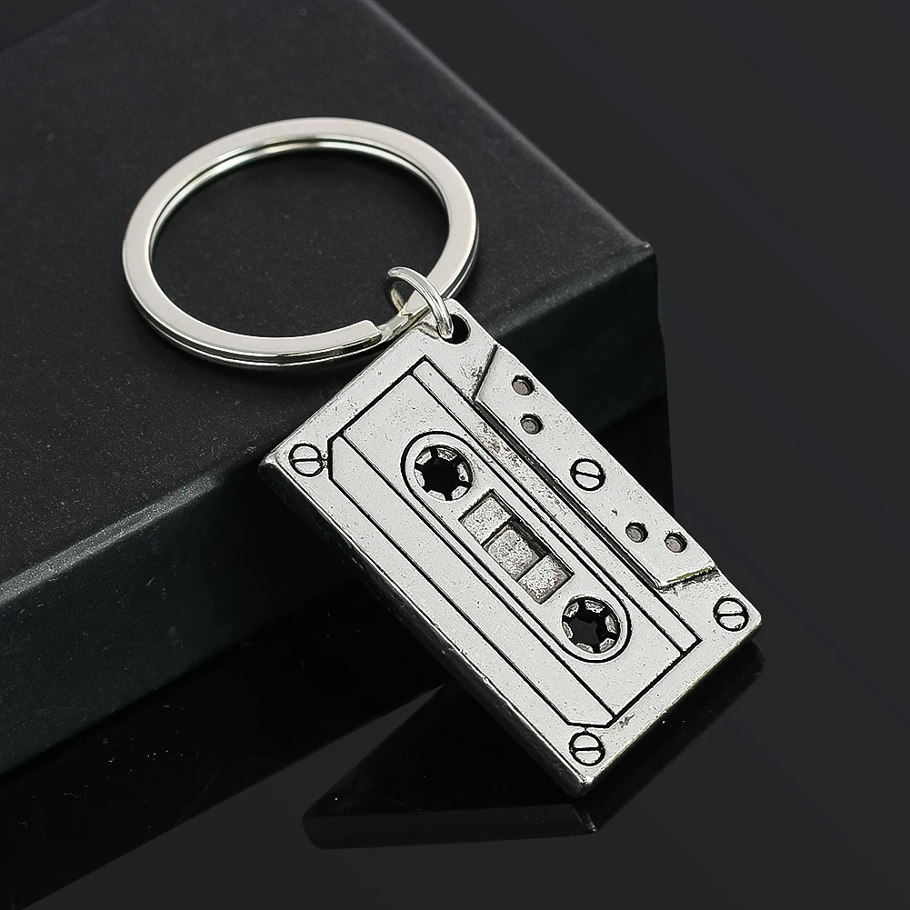 Vintage Magnetic Tape Keychain for Women Men Nostalgic 80\'s Cassette Car Key Rings Backpack Pendant  Concert Souvenir Gift